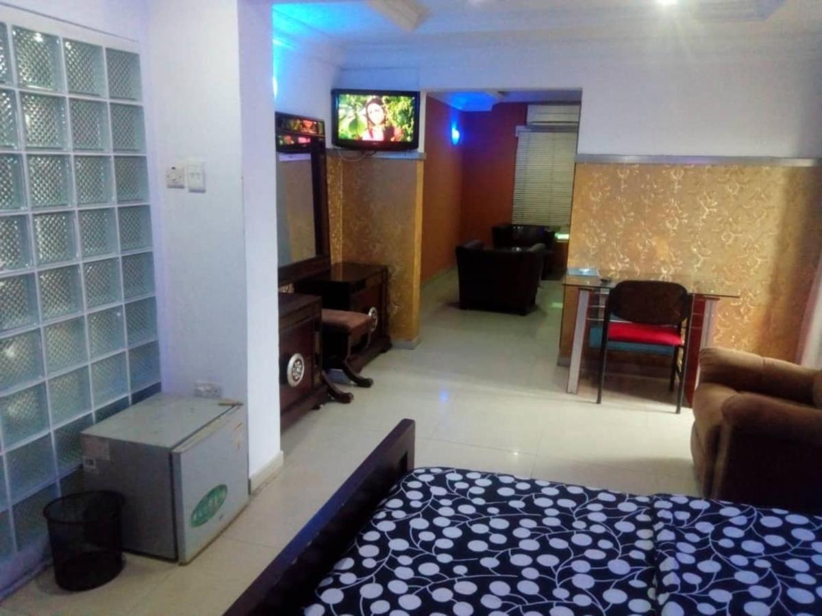 Theodawn Hotels @ Suite 29 Икея Экстерьер фото